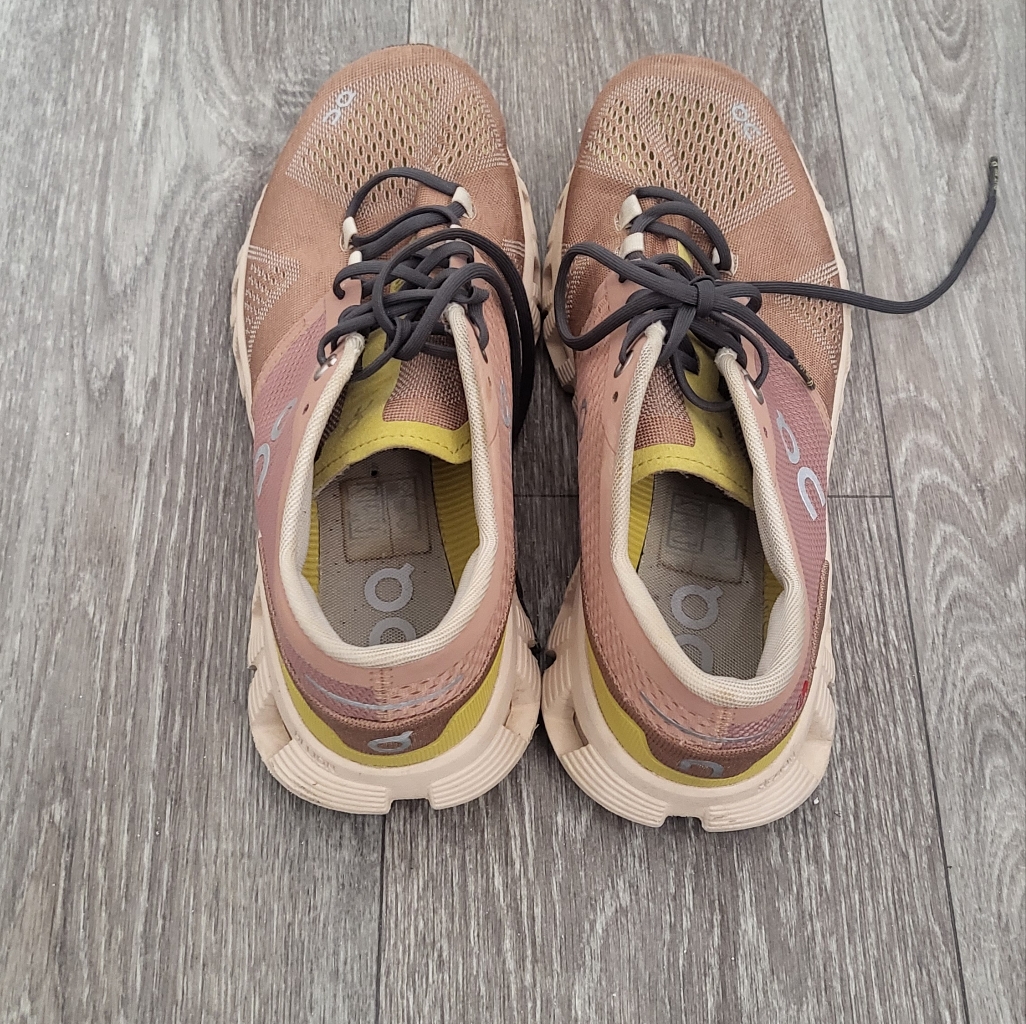 On Running Sneakers In Brown And Yellow